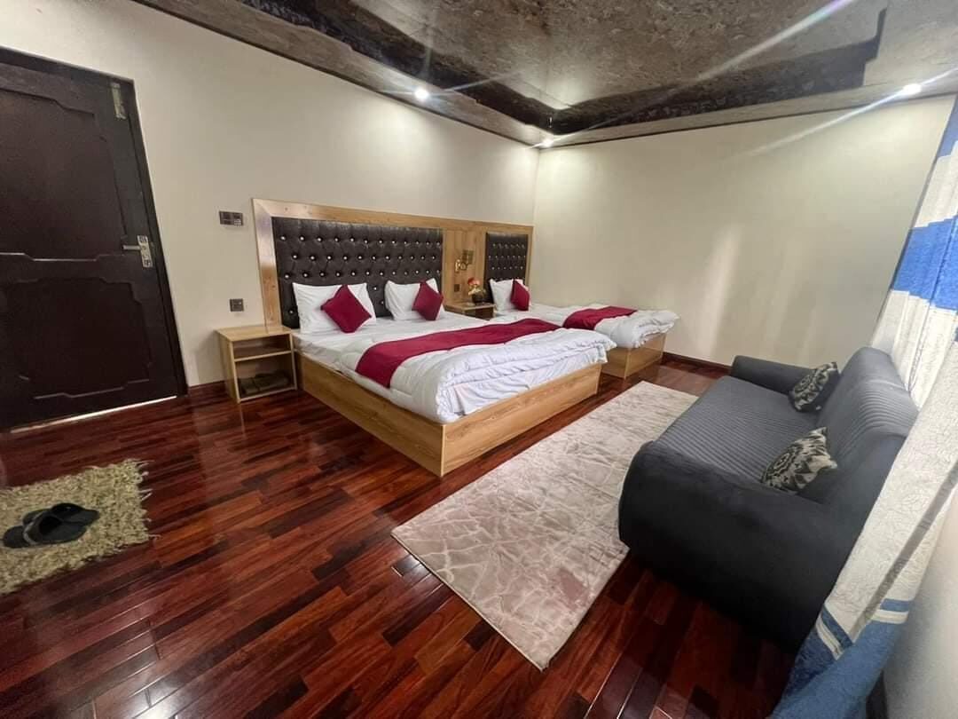 Deluxe Family Room